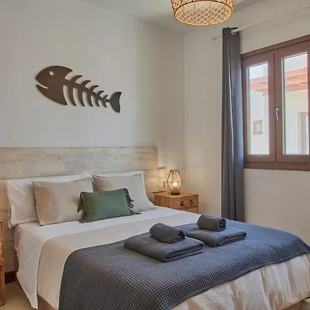 Апартаменты Calero Surfin Shared Pool, 10 Min To Harbour